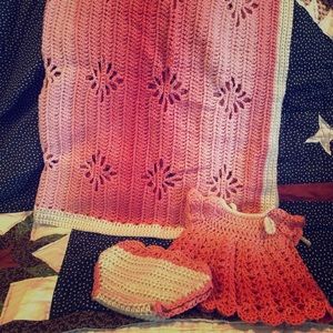Newborn hand made blanket and outfit